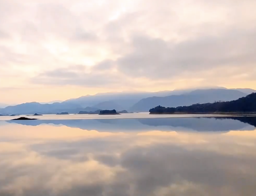 航拍千島湖 晨光絢爛 晨霧漫舞 宛若仙境
